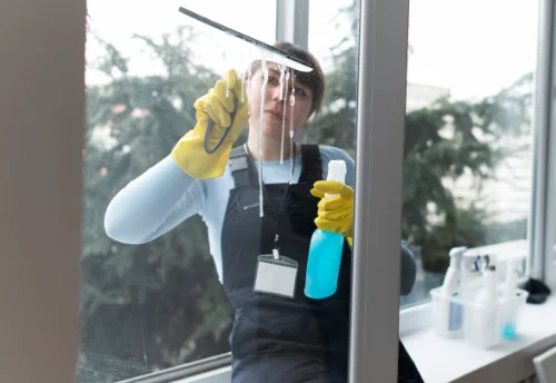 Nettoyage de vitres intérieures et extérieures à Ploudaniel